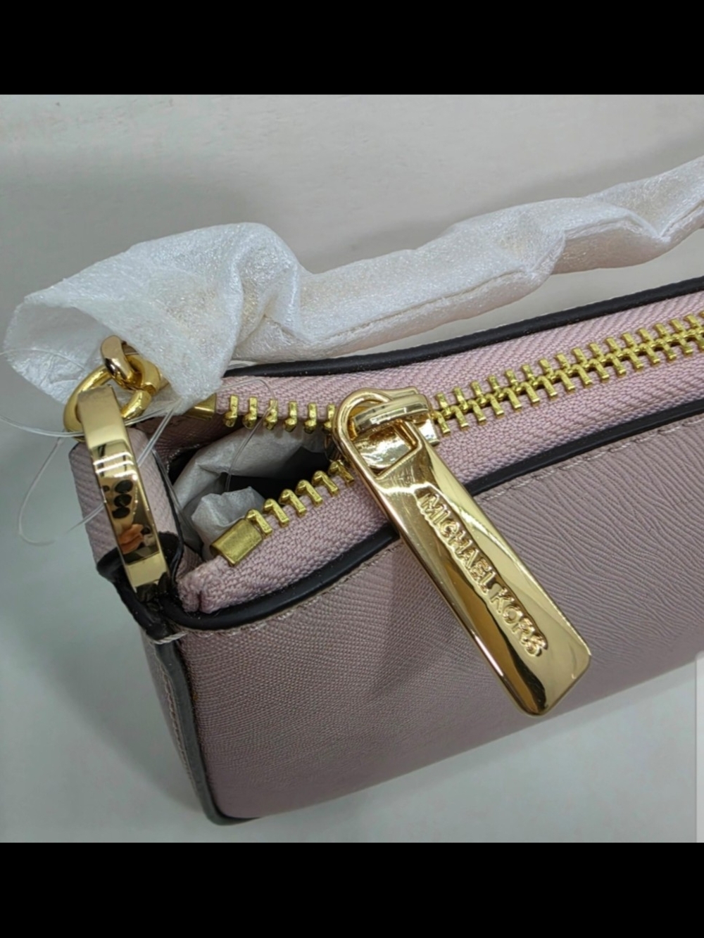 MICHAEL KORS Med Pouchette - Picture 3 of 10